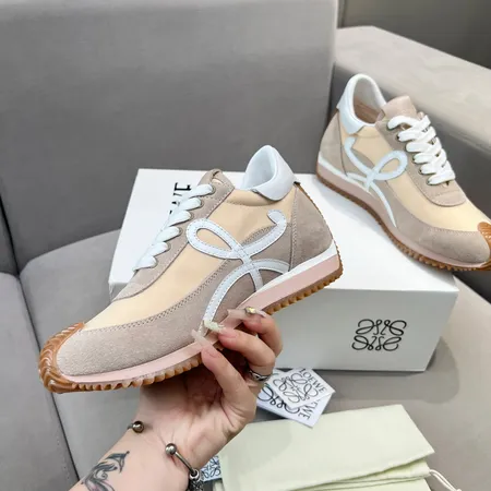 ロエベ カジュアルシューズ