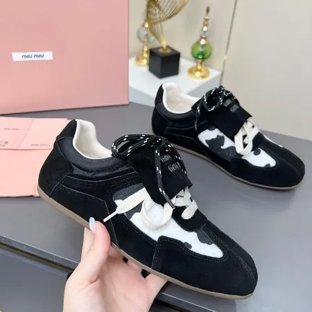 ミュウミュウ カジュアルシューズ