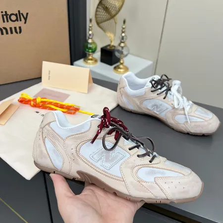 ミュウミュウ カジュアルシューズ