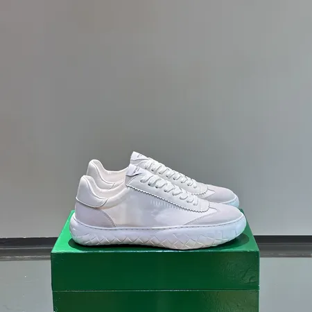 ボッテガ ヴェネタ カジュアルシューズ