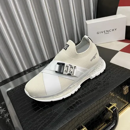 ジバンシィ スニーカー