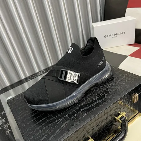 ジバンシィ スニーカー