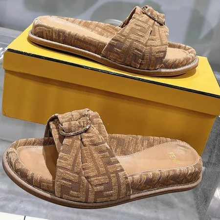 フェンディ スリッパ