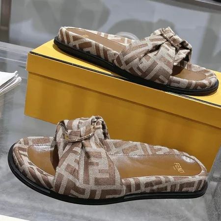 フェンディ スリッパ