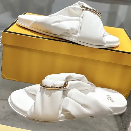 フェンディ スリッパ