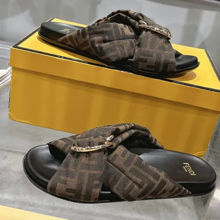 フェンディ スリッパ