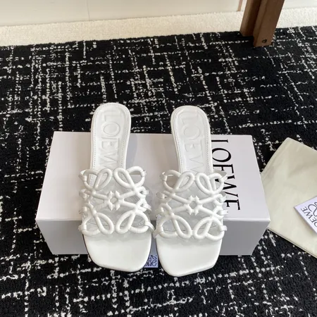 ロエベ スリッパ