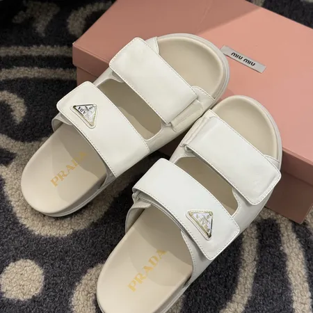 プラダ スリッパ