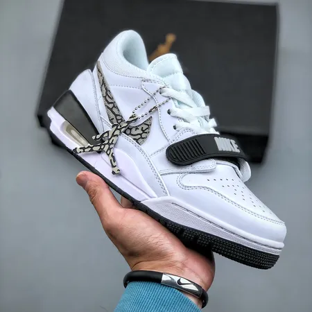 エアジョーダン スニーカー