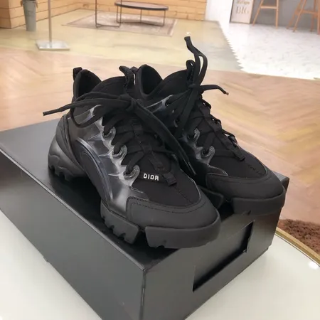 ディオール スニーカー