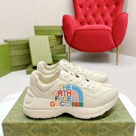 グッチ スニーカー