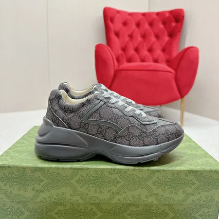 グッチ スニーカー