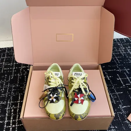 ミュウミュウ カジュアルシューズ