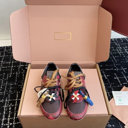 ミュウミュウ カジュアルシューズ