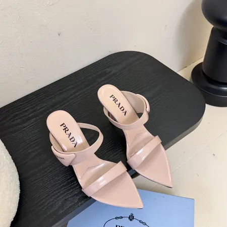 プラダ サンダル
