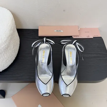 ミュウミュウ サンダル