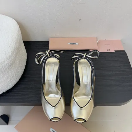 ミュウミュウ サンダル