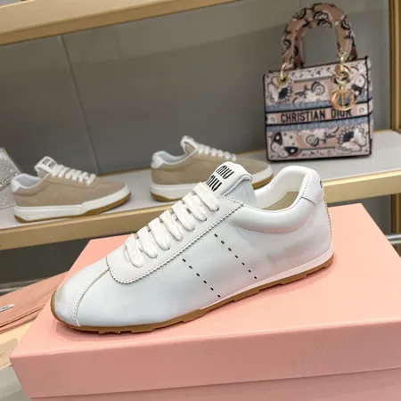 ミュウミュウ スニーカー