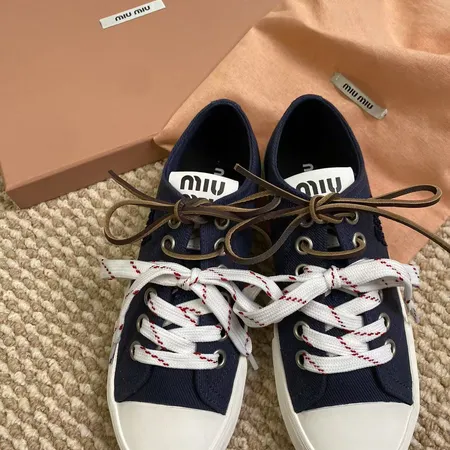 ミュウミュウ カジュアルシューズ