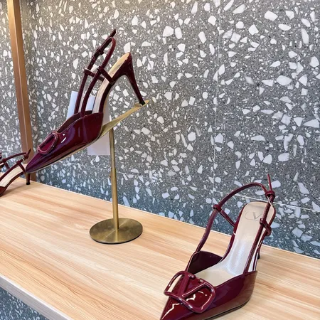 ヴァレンティノ サンダル