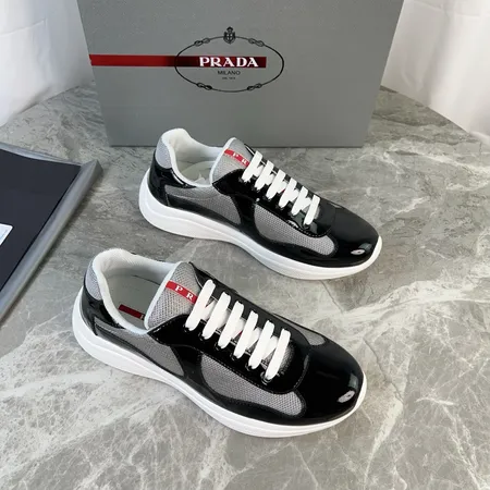 プラダ スニーカー