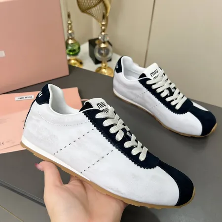 ミュウミュウ カジュアルシューズ