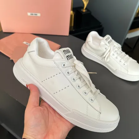 ミュウミュウ カジュアルシューズ