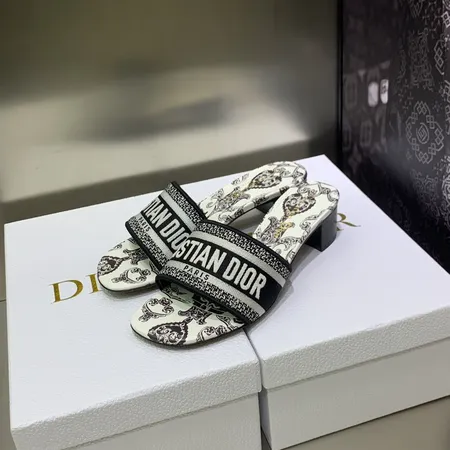 ディオール スリッパ