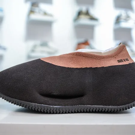 アディダス スニーカー