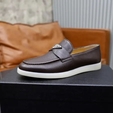 プラダ カジュアルシューズ