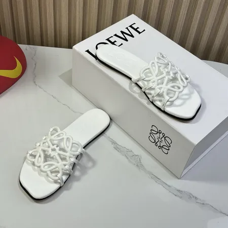 ロエベ スリッパ