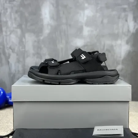 バレンシアガ サンダル