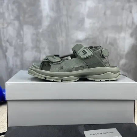 バレンシアガ サンダル