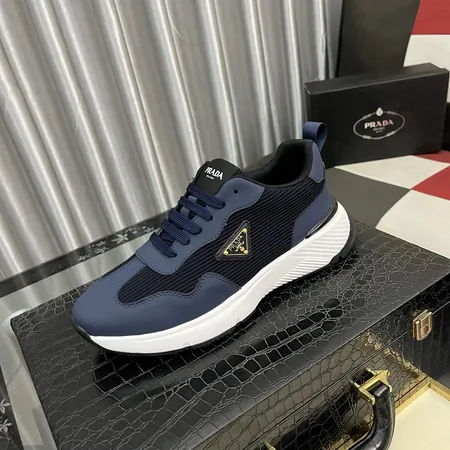 プラダ スニーカー