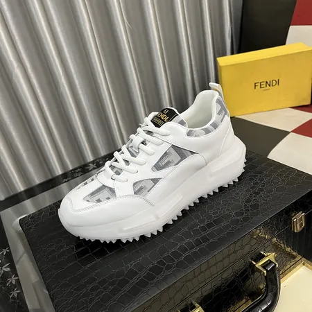 フェンディ スニーカー