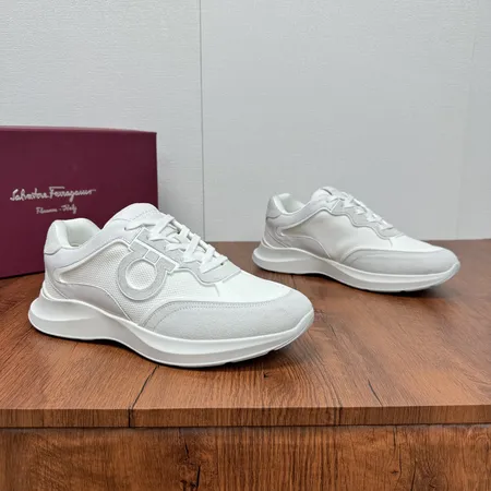 フェラガモ カジュアルシューズ