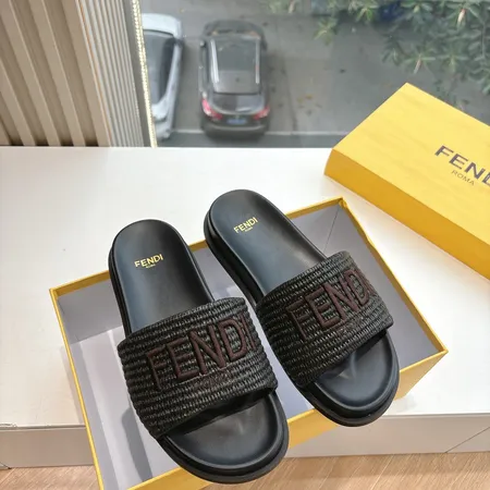 フェンディ スリッパ