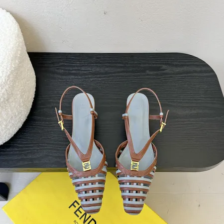 フェンディ サンダル