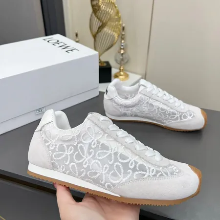 ロエベ カジュアルシューズ