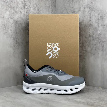 ロエベ スニーカー