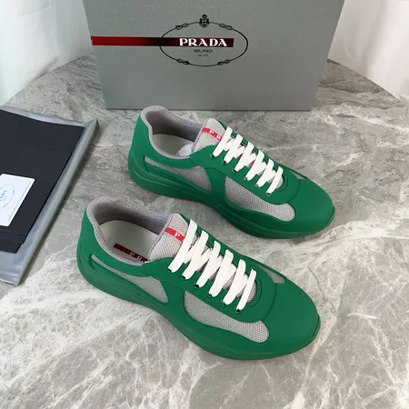 プラダ スニーカー