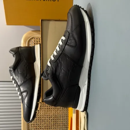 ルイヴィトン スニーカー