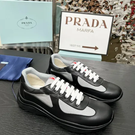 プラダ スニーカー