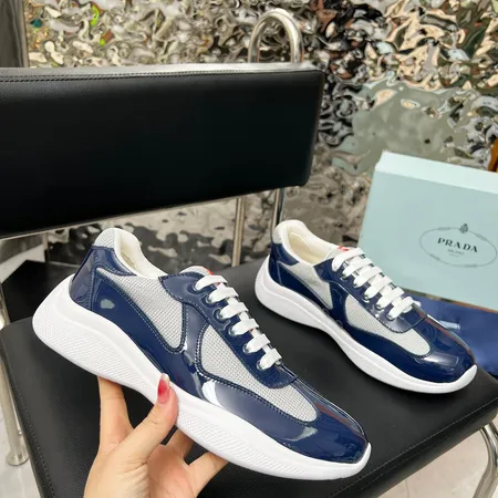 プラダ スニーカー