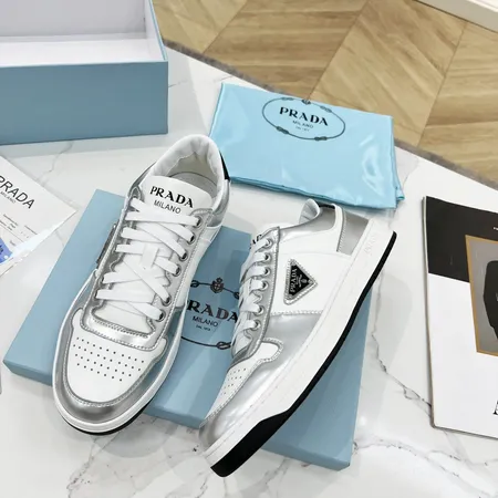 プラダ カジュアルシューズ