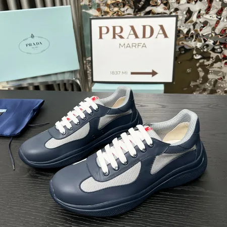 プラダ スニーカー
