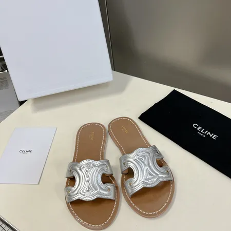 セリーヌ スリッパ