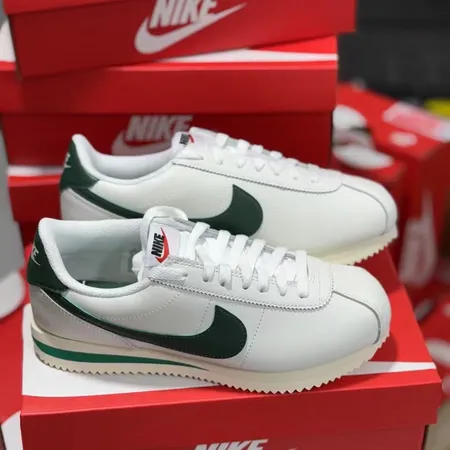 ナイキ スニーカー