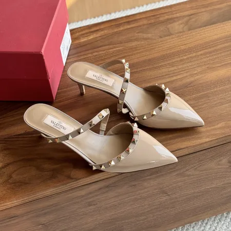 ヴァレンティノ サンダル