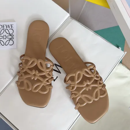 ロエベ スリッパ